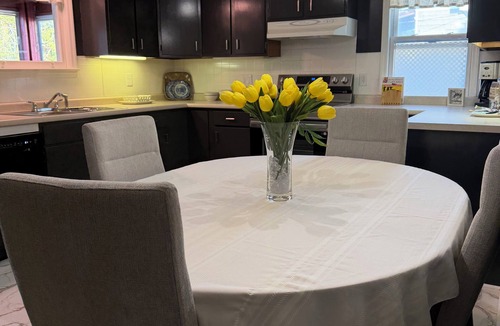 Oneida House | New Remodel 3-bedroom flat in Oneida, NY with over 1,200+ square feet