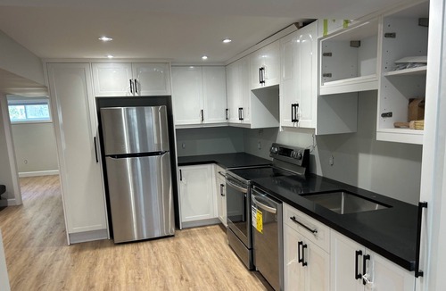 Downsview House | New Reno! Fresh and ready for your family to move in!