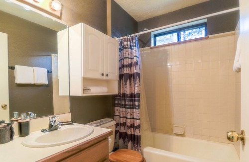 Pagosa Highlands Cabin | New Rental! A/C! Close to Lake Hatcher and miles of hiking trails.