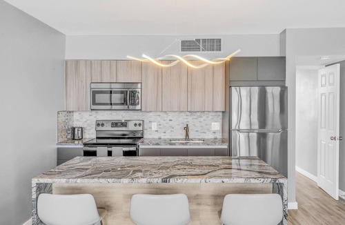 Marathon Apartment | *New* Seascape! Waterfront-Pool-Dock