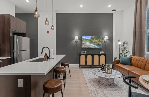 Old City Apartment | New townhouse SLEEP 4 Best NEW Spot-Old City Philly