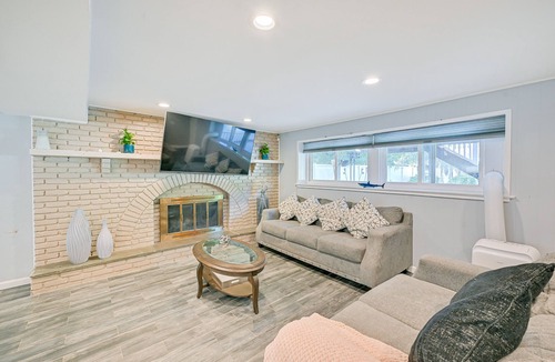 North Great River Apartment | New York Abode w/Pool & Patio, Near Times Square!