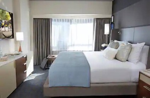 Central Park South Resort | New York | NYC Luxury Retreat | Spa & Fitness | 1BR Premier
