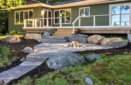 Bala Cottage | Newly Renovated! 3 Kayaks! Beach! Level Lot, Private, Location AA!