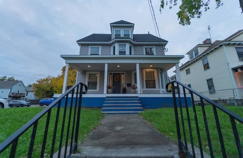 Schenectady Apartment | Newly 5 Star Rental