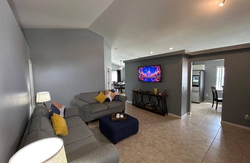 Florida Pines House | Newly listed - Modern & family friendly sleeps 9