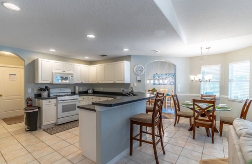 Tuscan Ridge House | Newly listed single story private pool home in Tuscan Ridge