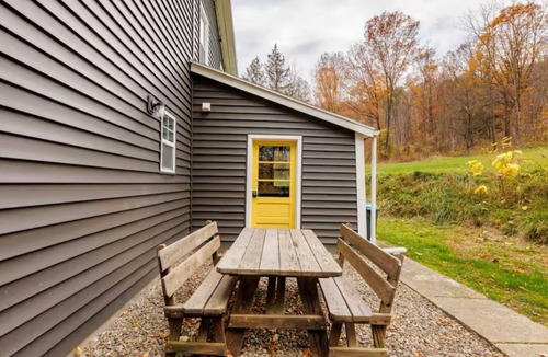 Hammondsport House | Newly remodeled 1920s farmhouse in the heart of the Finger Lakes