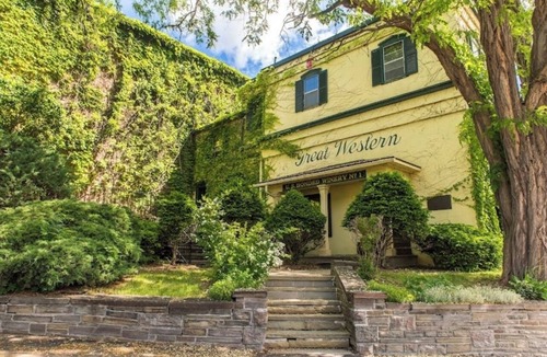 Hammondsport House | Newly remodeled 1920s farmhouse in the heart of the Finger Lakes