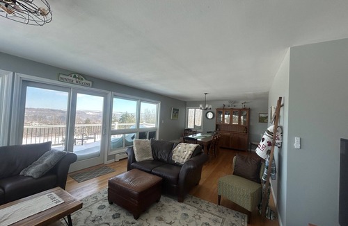 Cazenovia House | Newly remodeled 5 bdrm/3 bth house in Cazenovia, sleeps 10, close to village!
