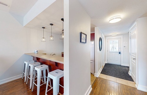 The Blue Mountains Apartment | Newly-Renovated Blue Village Condo w/Free WiFi, Patio, and Private Washer/Dryer