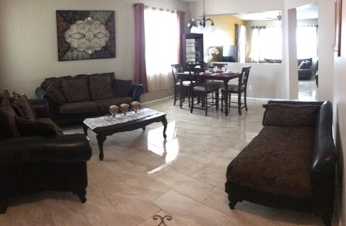 Bella Toscana House | Newly Renovated 4 Bedroom home close to Disney area!