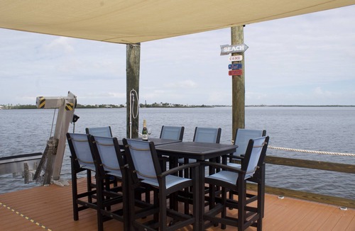 Whispering Pines House | Newly renovated cozy and spacious beach house with breathtaking ocean front