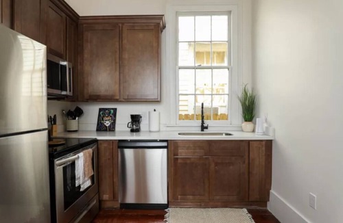 Faubourg Livaudais House | Newly Renovated Modern Home Sleeps 3 W/W+D