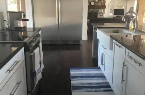 L'Amable Cottage | Newly Renovated Modern Cottage