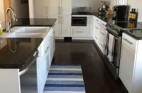 L'Amable Cottage | Newly Renovated Modern Cottage