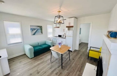 Long Beach Apartment | Newly-Renovated One-Bedroom on the Beach