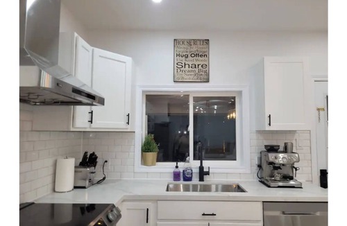 Frankford House | Newly renovated waterfront cottage in Quinte West