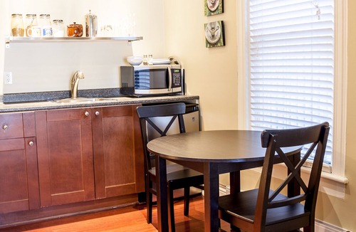 Wellington House | Newsroom Suites