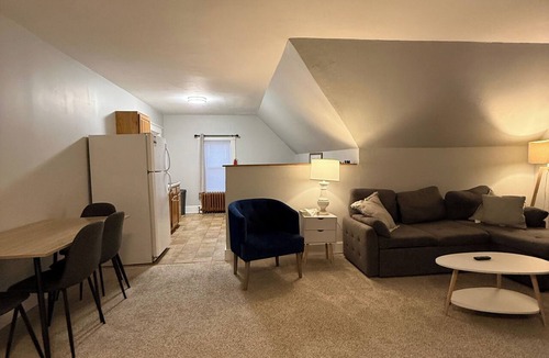 DuBois Apartment | NH3 - Historic Charm - Cozy 3BR Apartment