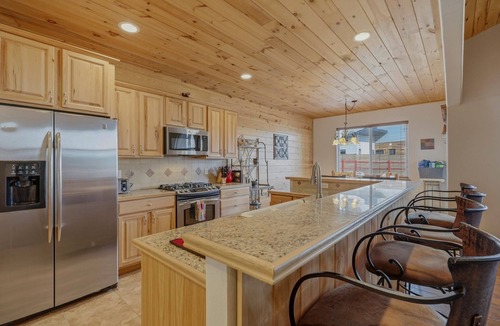 Pagosa Springs Cabin | NICE! 2250 SF VIEWS & LOCATION GAS FRPLCE PAC MAN HOTTUB CORNHOLE HORSESHOES