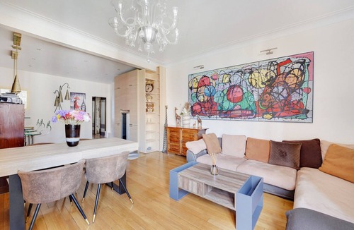 Neuilly-sur-Seine Apartment | Nice 90m² - 2 bdr near Champs-Élysées, air-con.