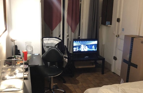 L'Europe Apartment | Nice Studio Ideally located in the 8th Arrondissement