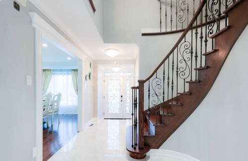 Brampton House | Nicely Upgraded and Decorated House With a Luxurious Touch