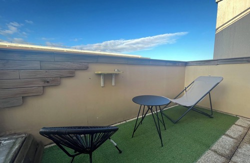Saint-Denis Apartment | Nid d'Olympe - Metro - Wifi - Parking - Dream Host