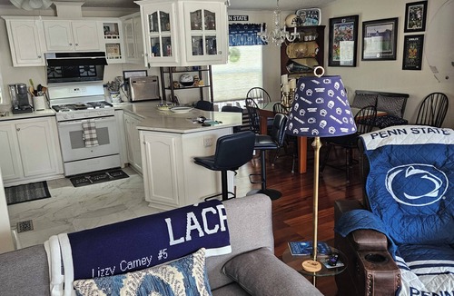 State College House | Nittany Lion Proud 3-bedroom house in Independence Place great for groups