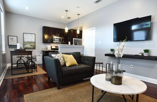 Mid-City House | NolaAllThat Mid City Magic 4 Minutes by Street Car to French Quarter, Superdome