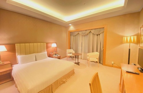 Nishikasai Hotel | Nonsmoking Deluxe Double Room breakfast includ/Edogawa-ku Tokyo