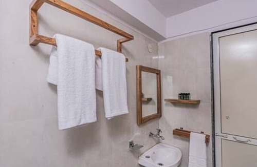 Vile Parle East Apartment | Nook&Co - Andheri East 802