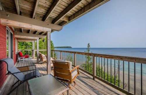 Lion's Head House | Norse Nook Waterfront W Hot Tub & Sauna