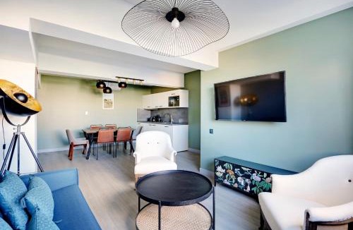 Combat Apartment | North Paris Suite