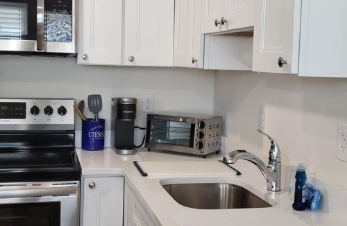 North Wildwood Condo | North Wildwood Beach Block 1 bdrm with Pool.
