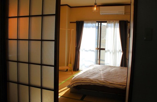 Higashikasai Apartment | Nostalgic Japan apartment - KEMURO