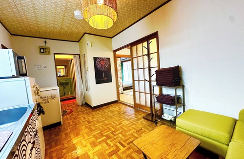 Kita Apartment | Nostalgic Japan! Direct to Shinjuku & Shibuya on JR Station.