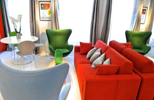 Sorbonne Apartment | Notre Dame In Full Colors