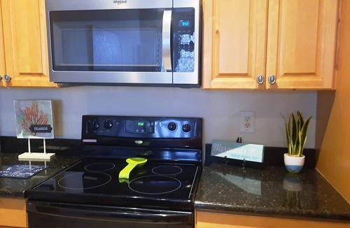 Kissimmee Condo | *NOV 15-23 SALE!* 5 STAR REVIEWS! GREAT PRICES &LOCATION!FREE WIFI & PARKING!