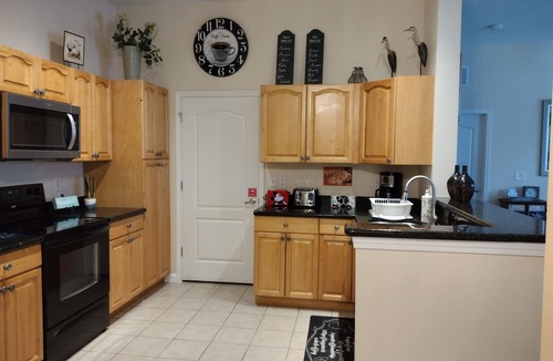 Kissimmee Condo | *NOV 15-23 SALE!* 5 STAR REVIEWS! GREAT PRICES &LOCATION!FREE WIFI & PARKING!