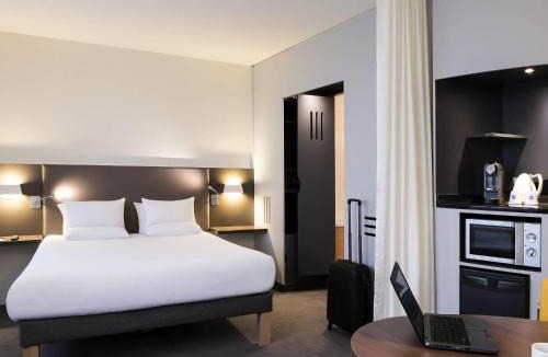 Roissy-en-France Hotel | Novotel Suites Paris CDG Airport Villepinte