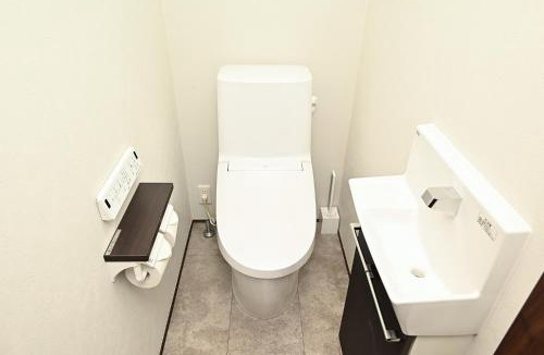 Shinjuku Villa | NY Hotel Premium 1 新宿2階建て3室1バスルーム1シャワー2トイレ