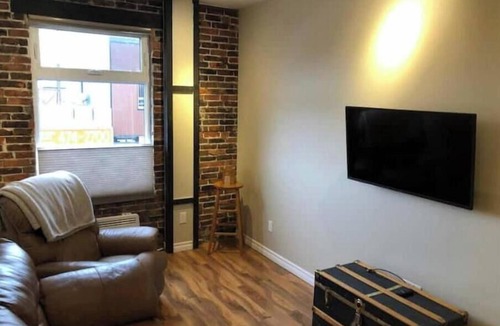 North Bay Apartment | NYC LOFT,Spacious, Modern, Downtown