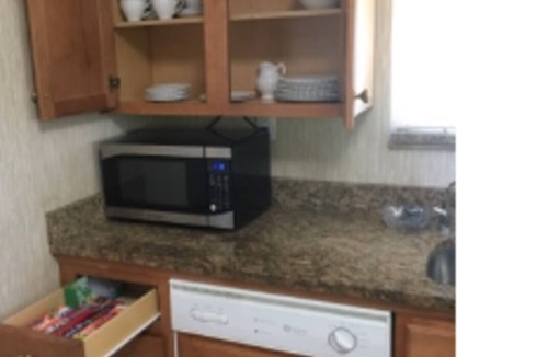 Forest Hills House | Oakmont CC 24min,9.5mi 2 bedroom, off-st parking