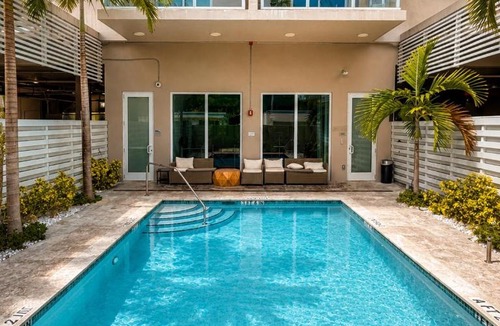 Downtown Hollywood Apartment | Oasis on Monroe Aparthotel