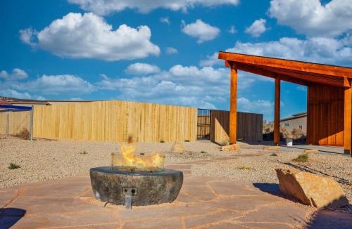 Kanab House | Oasis Retreat for Families l Willow by Stay