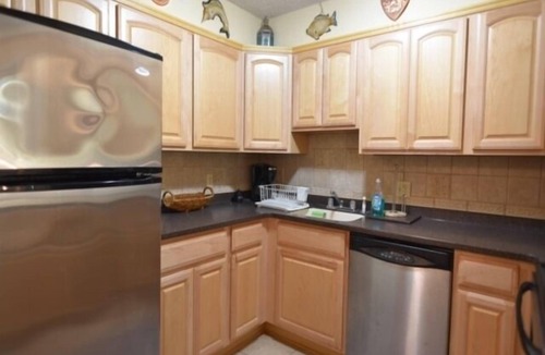 North Ocean City Condo | Ocean Front Building w/side views of Ocean and Beach, lifeguarded pool, Game Room, Gym, Tennis