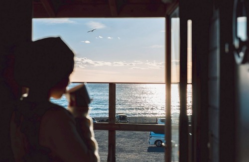 Miura House | Ocean Front】Special stay in a trailer house with a spectacular ocean view｜BBQ ・Fires are allowed｜Pets are allowed