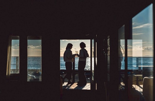 Miura House | Ocean Front】Special stay in a trailer house with a spectacular ocean view｜BBQ ・Fires are allowed｜Pets are allowed